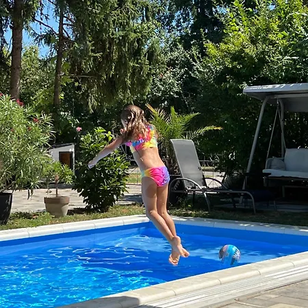 Апартаменты Pool & Chill Balaton
