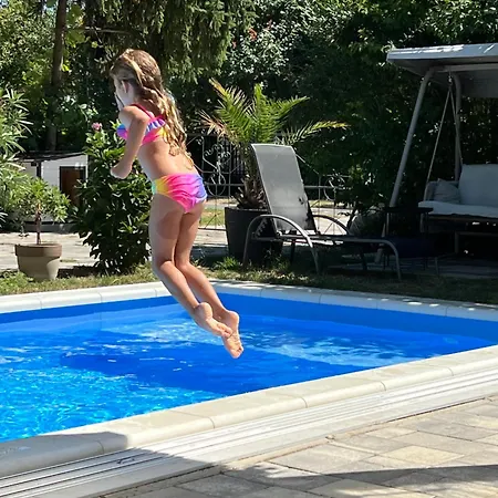 Апартаменты Pool & Chill Balaton Балатонвилагош